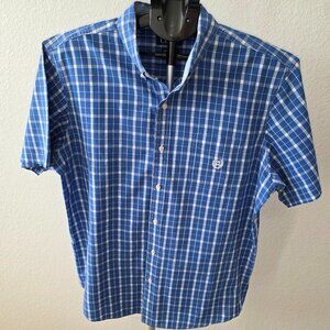 CHAPS EASY CARE MEN XL BLUE AND WHITE PLAID SHORT SLEEVE SHIRT